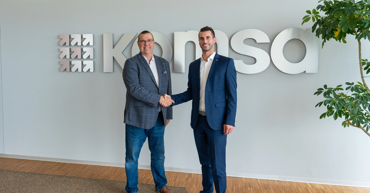 Christof Legat (unser VP für den Solutionsbereich) und Roland Lunck, Director Channel Sales DACH von Five9 Christof Legat (unser VP für den Solutionsbereich) und Roland Lunck, Director Channel Sales DACH von Five9