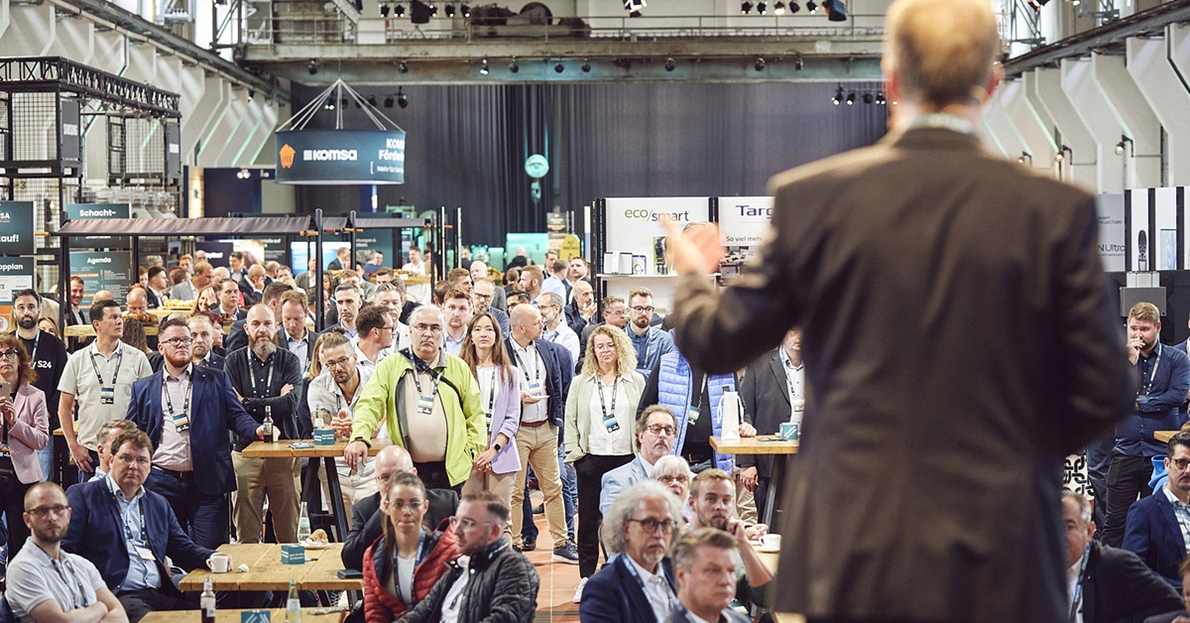 KOMSAgoesPuett GrandHall Messe 3 KOMSAgoesPuett GrandHall Messe 3