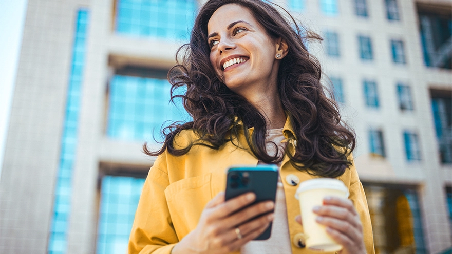 5G smartphone mobil unterwegs 5G smartphone mobil unterwegs